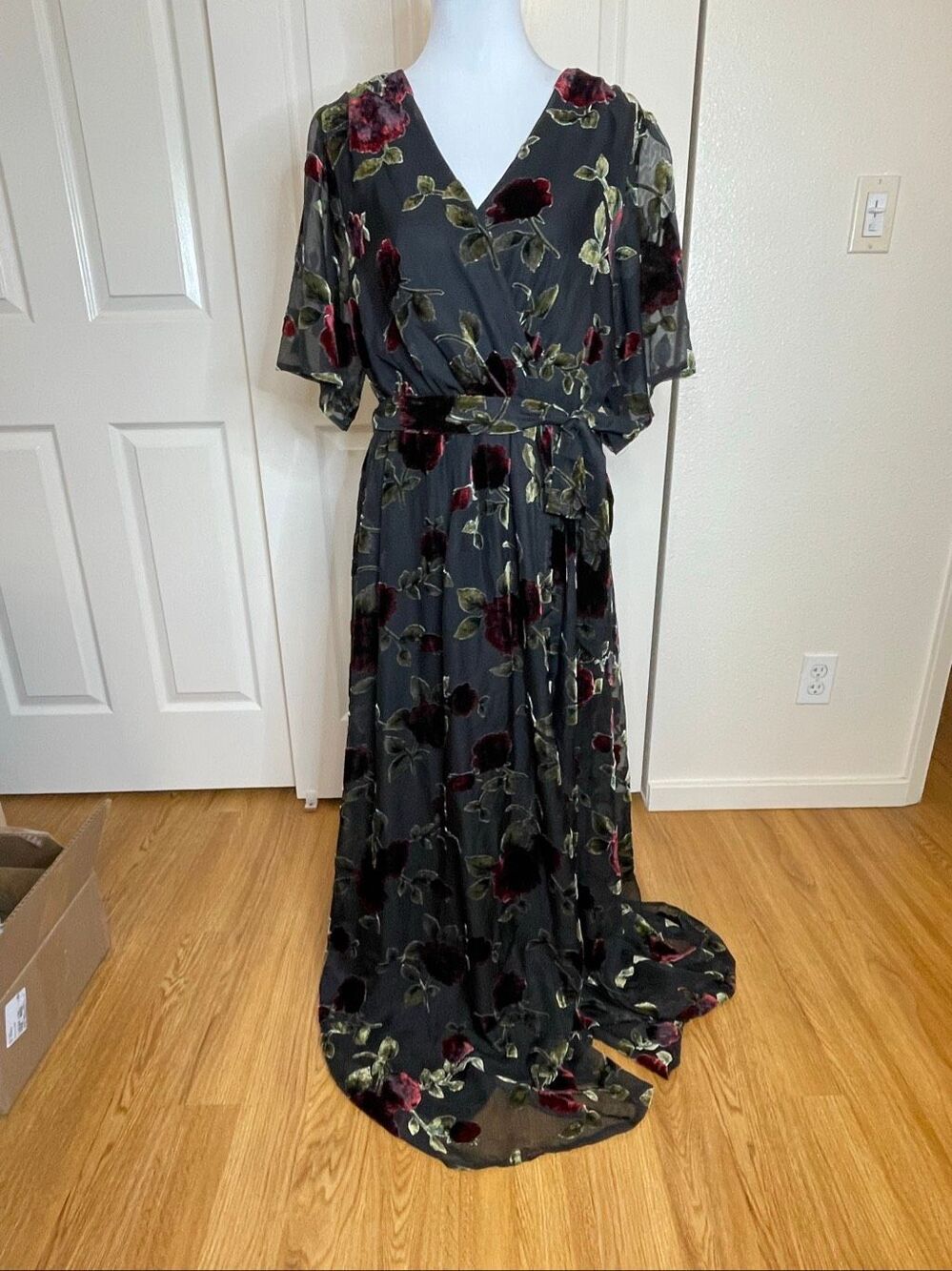 Baltic Born Dark Romantic Whimsigoth Velvet Floral Maxi Dress Black Rose Floral - Picture 12 of 12